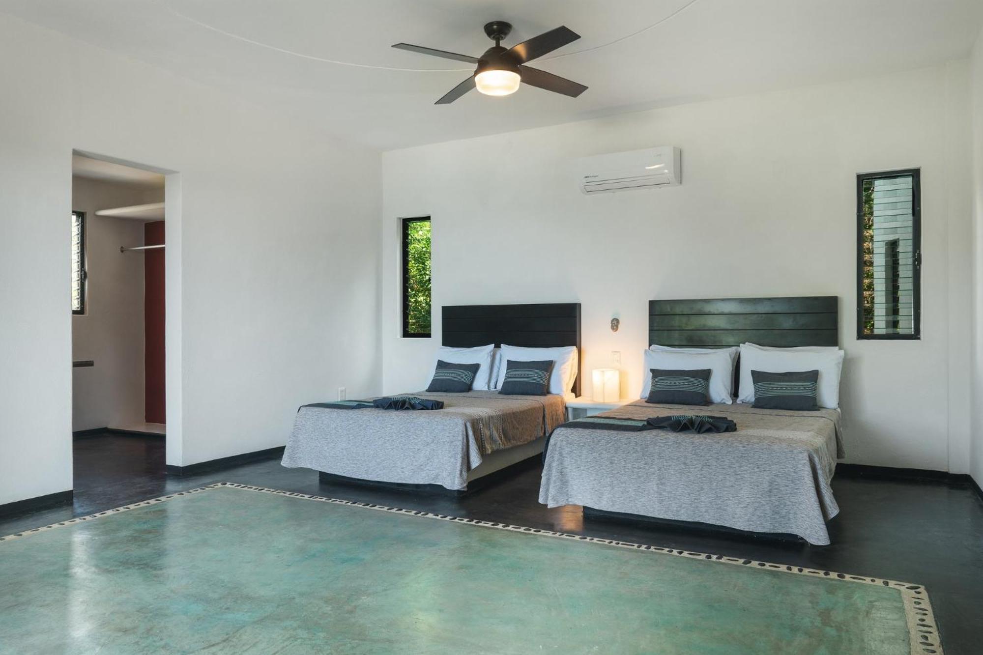 Manta Raya Hotel - Right On The Beach Cuatunalco エクステリア 写真