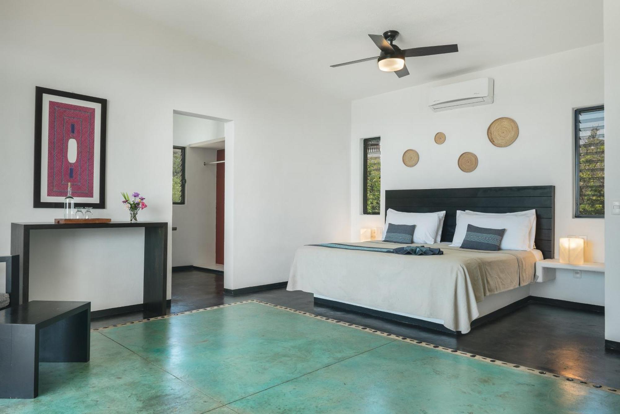 Manta Raya Hotel - Right On The Beach Cuatunalco エクステリア 写真