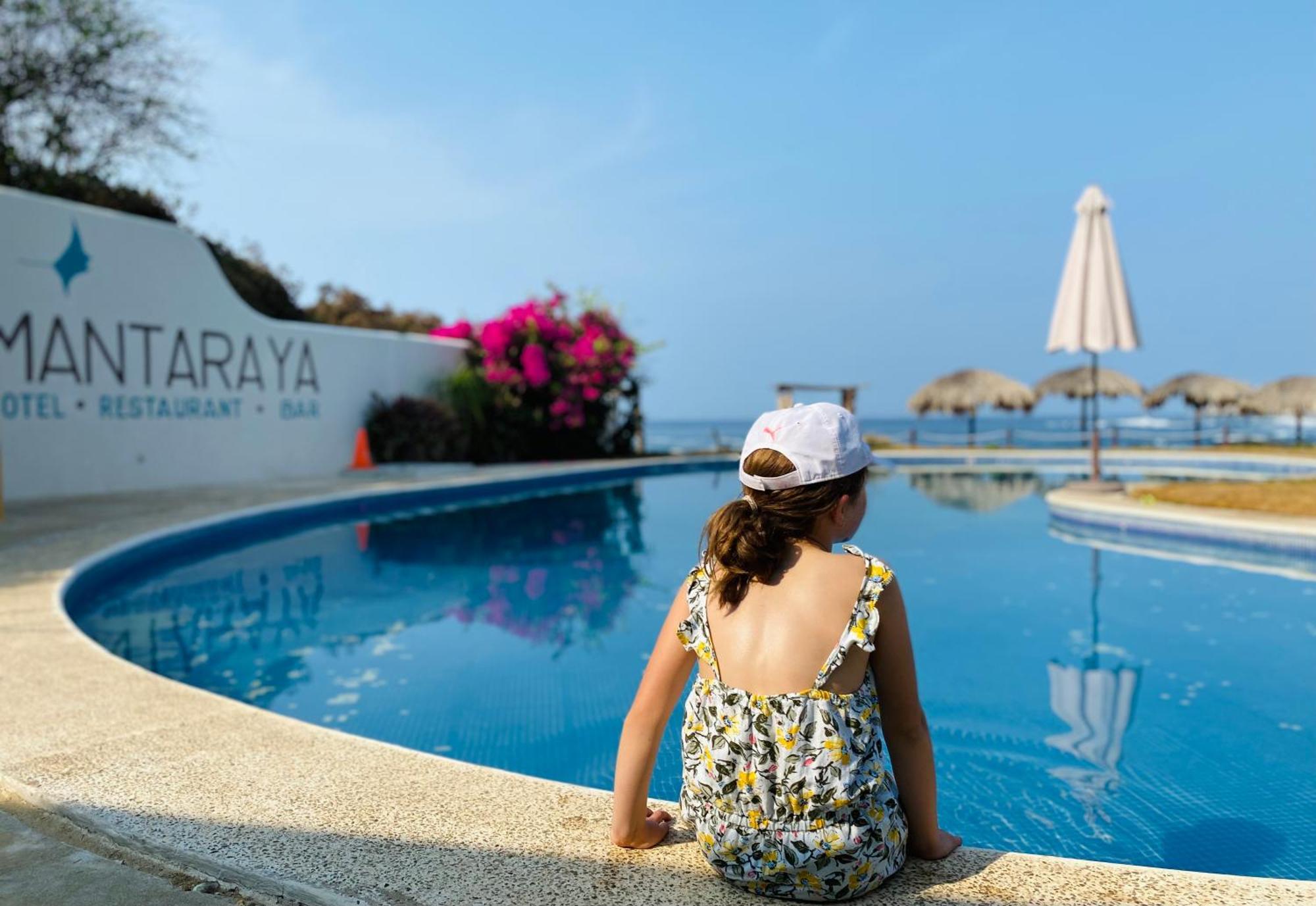 Manta Raya Hotel - Right On The Beach Cuatunalco エクステリア 写真