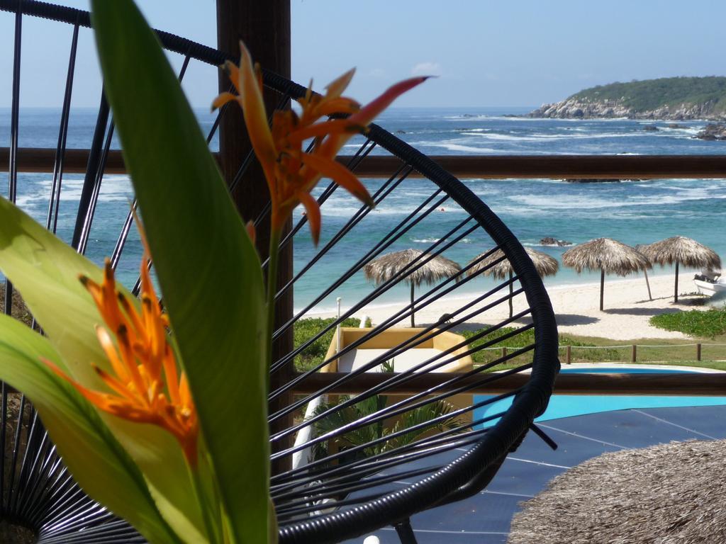 Manta Raya Hotel - Right On The Beach Cuatunalco エクステリア 写真