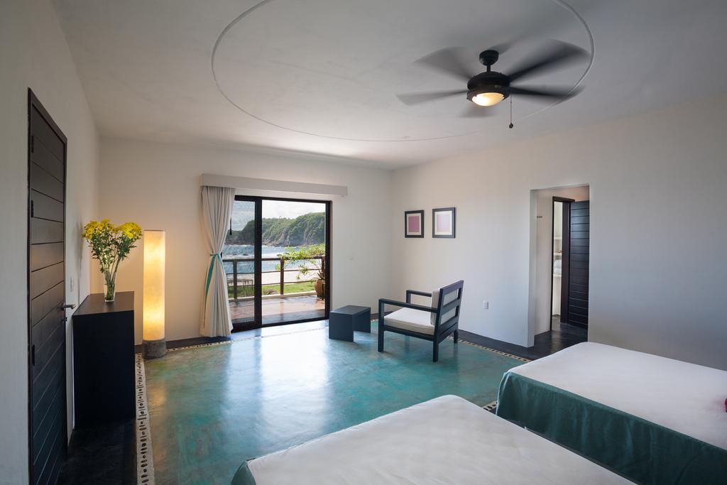 Manta Raya Hotel - Right On The Beach Cuatunalco エクステリア 写真